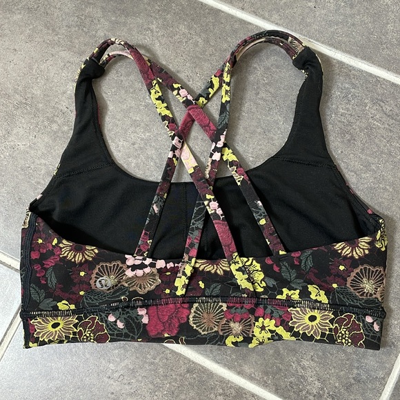 Lululemon Energy Bra size 6
Fluorolace Multi - Picture 2 of 7